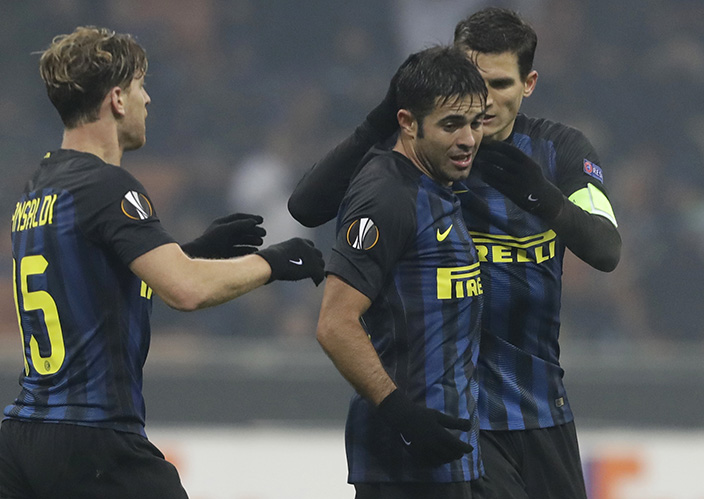 Inter Milan's Eder , center, celebrates with teammates, after he scored the winning goal during an Europa League Group K soccer match between Inter Milan and Sparta Prague, at the San Siro stadium in Milan, Italy, Thursday, Dec. 8, 2016. (AP Photo/Luca Bruno)