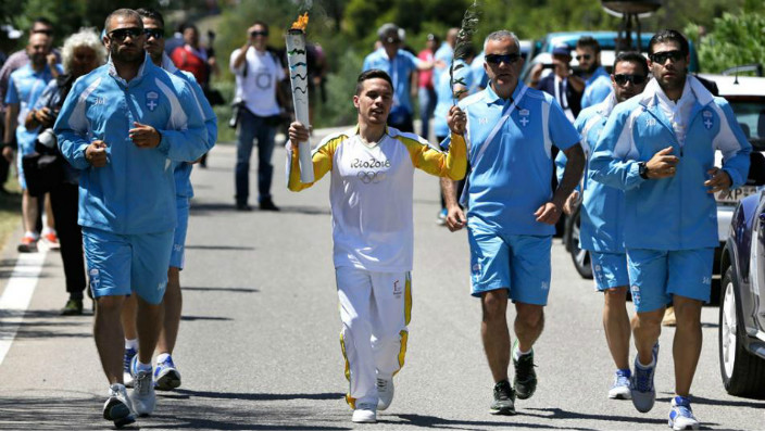 佩爾羅尼亞是今屆奧運第一棒火炬手。（AP圖片）