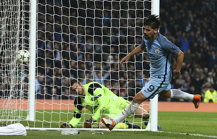 Manchester City's Nolito scores an off sight goal during the Champions League group C soccer match between Manchester City and Celtic at the Etihad stadium in Manchester, England, Tuesday, Dec. 6, 2016.(AP Photo/Dave Thompson))