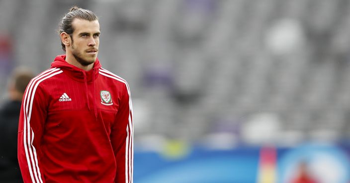 Wales Gareth Bale attends a training session at the Stadium municipal in Toulouse, France, Sunday, June 19, 2016. Wales will face Russia in a Euro 2016 Group B soccer match in Toulouse on Monday, June 20, 2016. (AP Photo/Andrew Medichini)