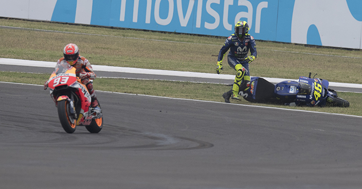 RIO HONDO, ARGENTINA - APRIL 08:  Valentino Rossi of Italy and Movistar Yamaha MotoGP crashed out during the MotoGP race during the MotoGp of Argentina - Race on April 8, 2018 in Rio Hondo, Argentina.  (Photo by Mirco Lazzari gp/Getty Images)