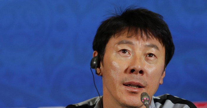 South Korea's head coach Shin Tae-yong answers a reporter's question during the press conference before the South Korea's official training on the eve of the group F match between South Korea and Germany at the 2018 soccer World Cup in the Kazan Arena in Kazan, Russia, Tuesday, June 26, 2018. (AP Photo/(Lee Jin-man)