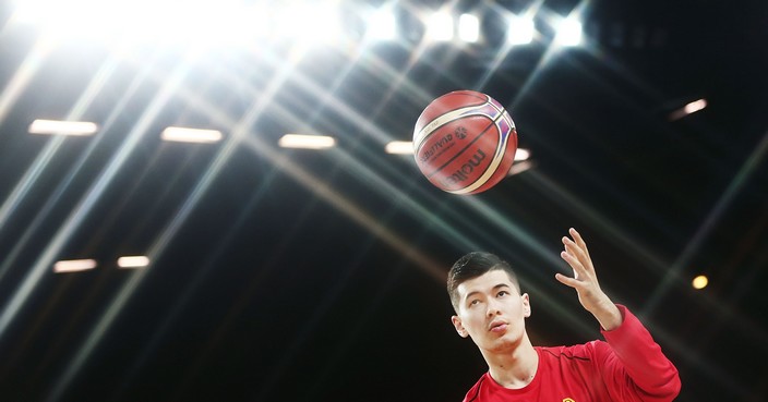 AUCKLAND, NEW ZEALAND - JULY 01:  Abudushalamu Abudurexiti of China during warm up prior to the FIBA World Cup Qualifying match between the New Zealand Tall Blacks and China at Spark Arena on July 1, 2018 in Auckland, New Zealand.  (Photo by Anthony Au-Yeung/Getty Images)