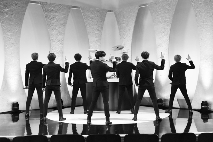 Bts 15年後變晒外國大叔樣 柾國分享搞笑改圖 笑到差點窒息 Upower