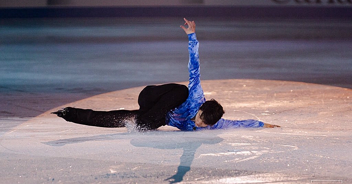 玉面貼冰滑行驚艷全場羽生結弦表演賽瀟灑炫技 Upower 玉面貼冰滑行驚艷全場羽生結弦表演賽瀟灑炫技 Upower