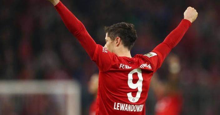 MUNICH, GERMANY - NOVEMBER 09: Robert Lewandowski of FC Bayern Munich celebrates following his team's victory in the Bundesliga match between FC Bayern Muenchen and Borussia Dortmund at Allianz Arena on November 09, 2019 in Munich, Germany. (Photo by Alexander Hassenstein/Bongarts/Getty Images)