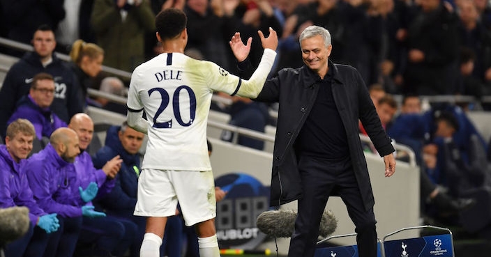 LONDON, ENGLAND - NOVEMBER 26: Dele Alli of Tottenham Hotspur is congratulated by Jose Mourinho, Manager of Tottenham Hotspur as he leaves the pitch during the UEFA Champions League group B match between Tottenham Hotspur and Olympiacos FC at Tottenham Hotspur Stadium on November 26, 2019 in London, United Kingdom. (Photo by Justin Setterfield/Getty Images)